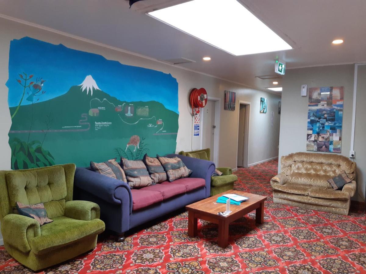 Хостел Ariki Backpackers Нью-Плимут Экстерьер фото