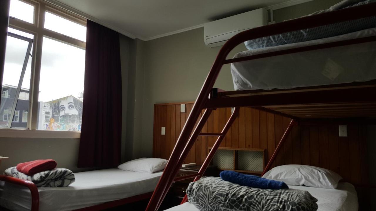Хостел Ariki Backpackers Нью-Плимут Номер фото