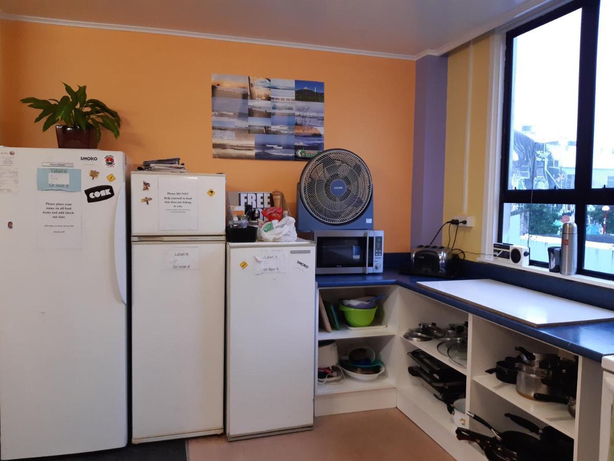 Хостел Ariki Backpackers Нью-Плимут Экстерьер фото