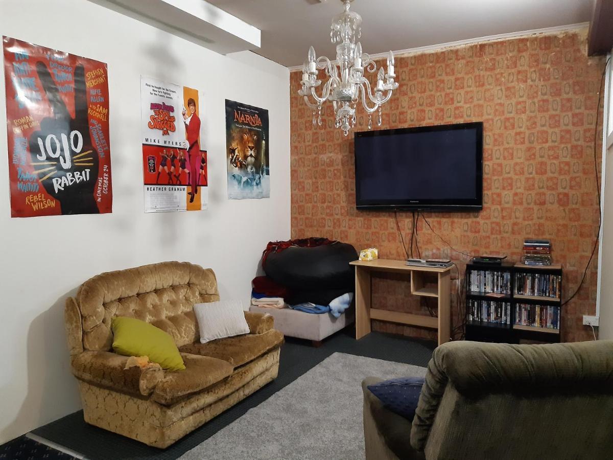 Хостел Ariki Backpackers Нью-Плимут Экстерьер фото