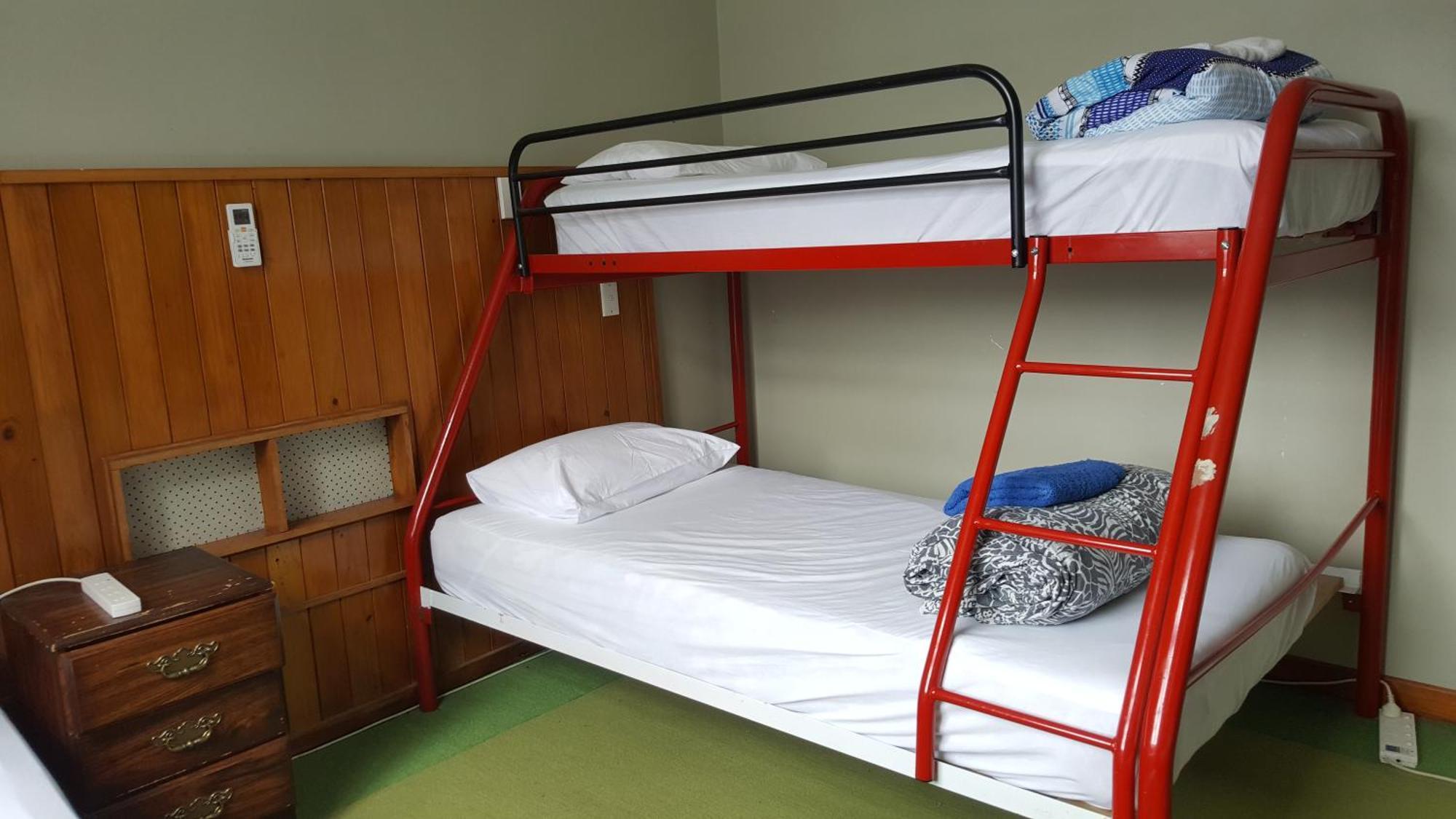 Хостел Ariki Backpackers Нью-Плимут Номер фото