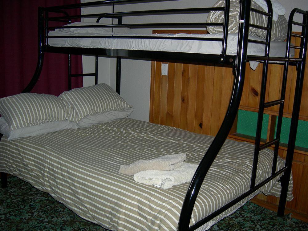 Хостел Ariki Backpackers Нью-Плимут Экстерьер фото